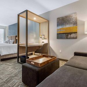 Queen Suite